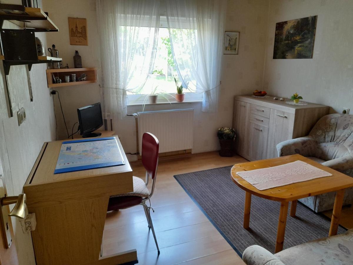 Ferienwohnung Woelbert Altendiez Kültér fotó